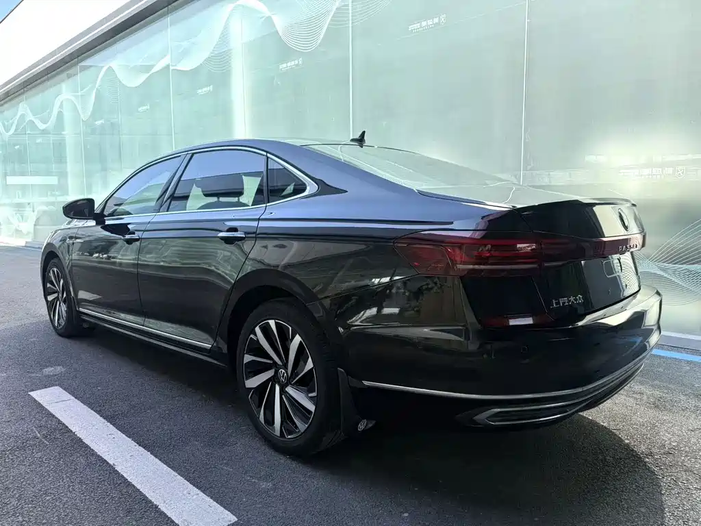 Volkswagen Passat — фото 9