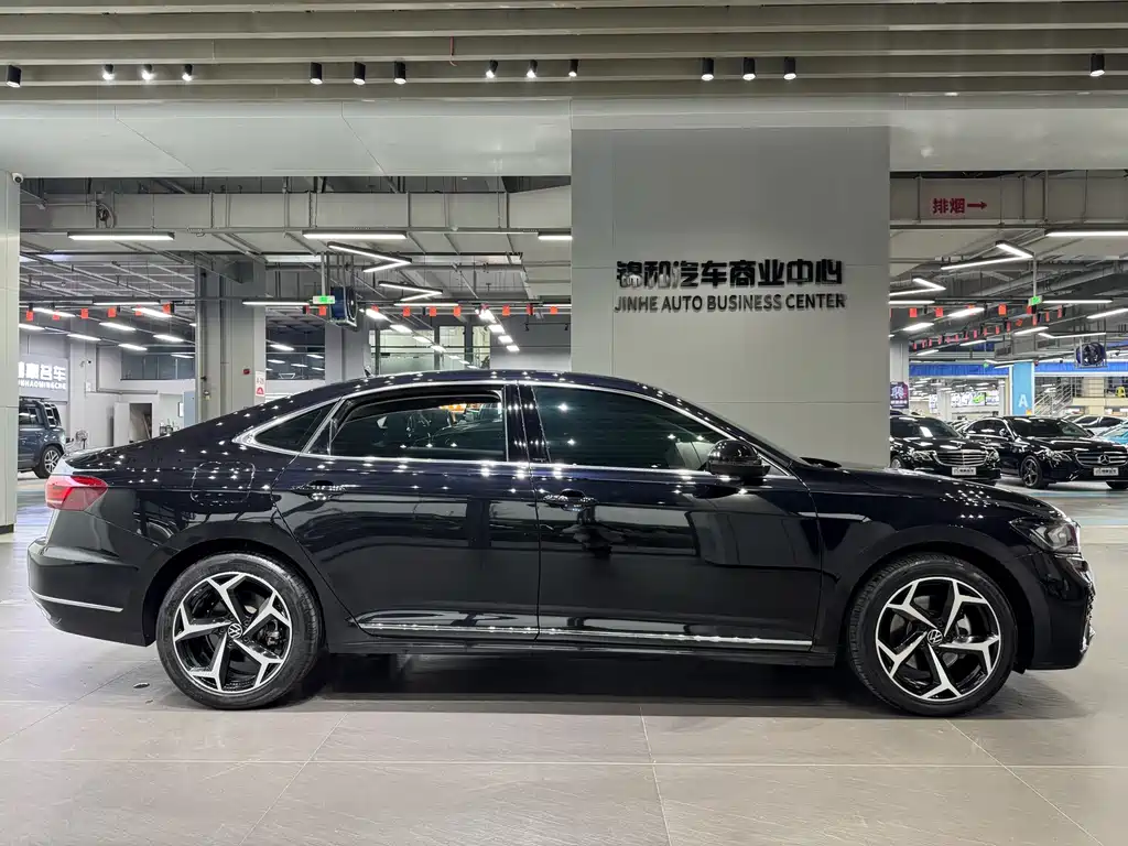 Volkswagen Passat — фото 4