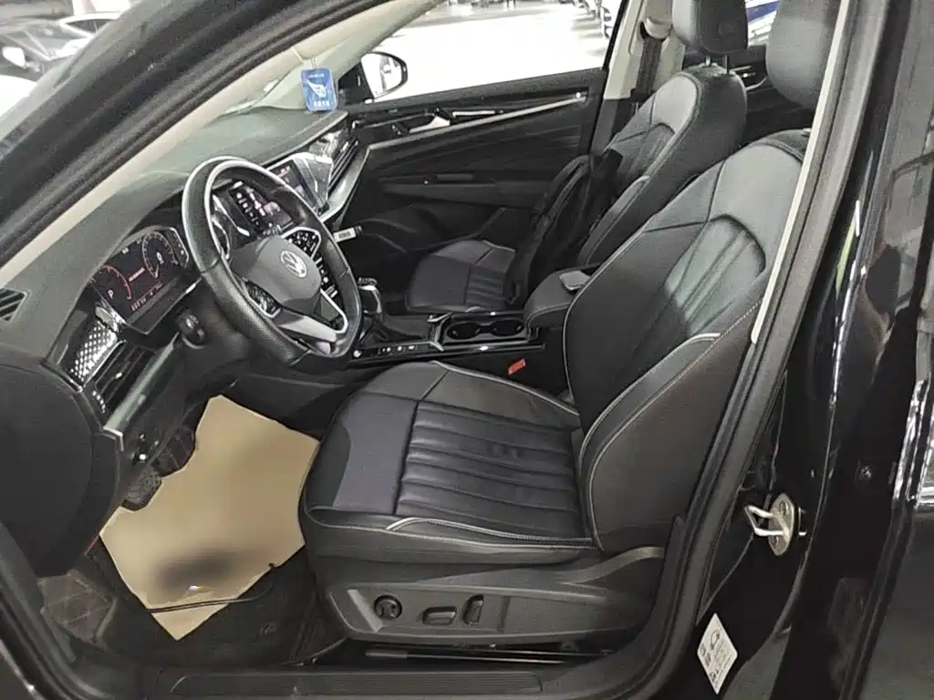Volkswagen Passat — фото 15