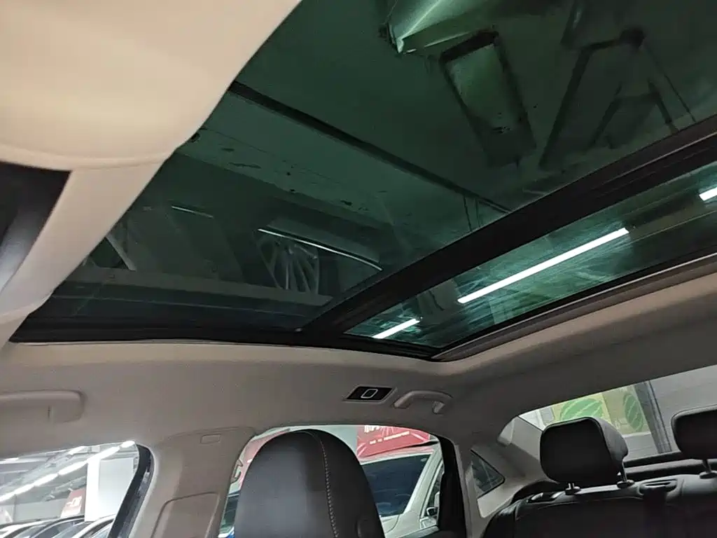 Volkswagen Passat — фото 18