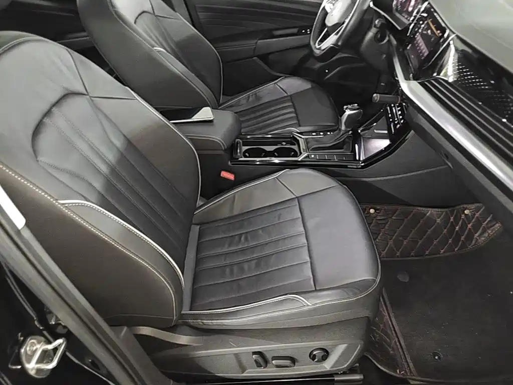 Volkswagen Passat — фото 25