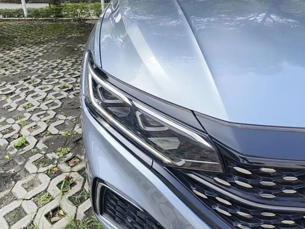 Volkswagen Passat — фото 11