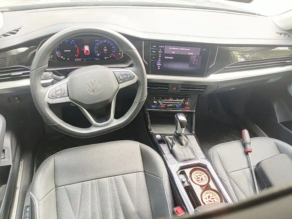 Volkswagen Passat — фото 14