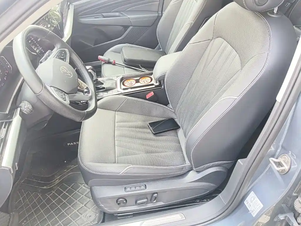 Volkswagen Passat — фото 20