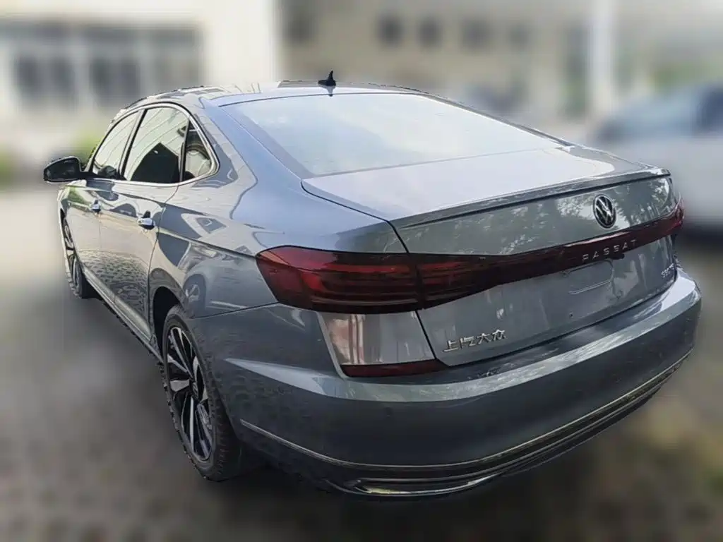 Volkswagen Passat — фото 7