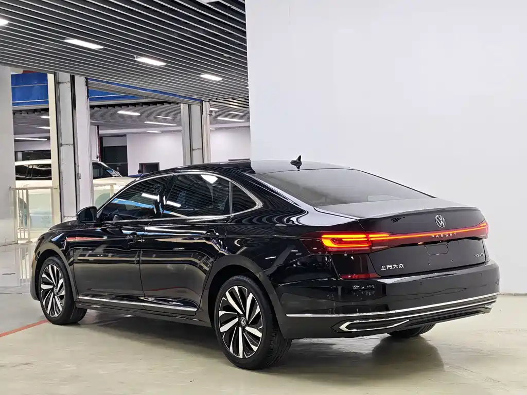 Volkswagen Passat — фото 5