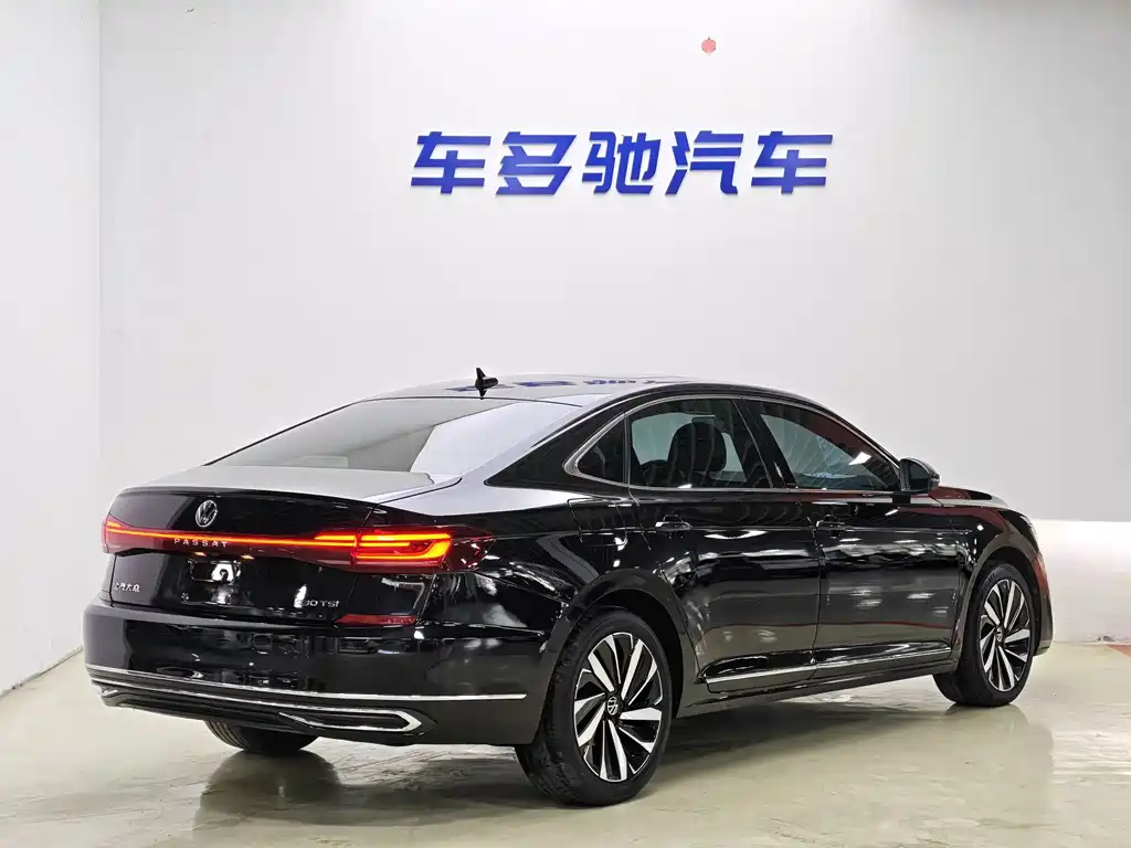 Volkswagen Passat — фото 7