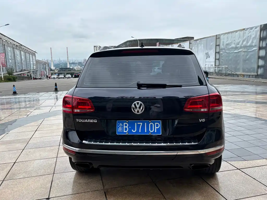 Volkswagen Touareg — фото 24