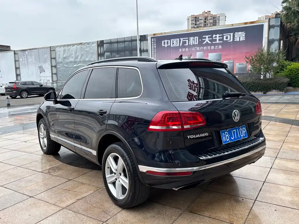 Volkswagen Touareg — фото 7