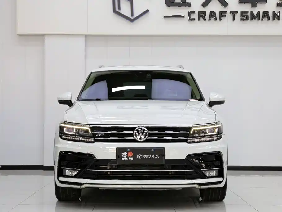 Volkswagen Tiguan — фото 18