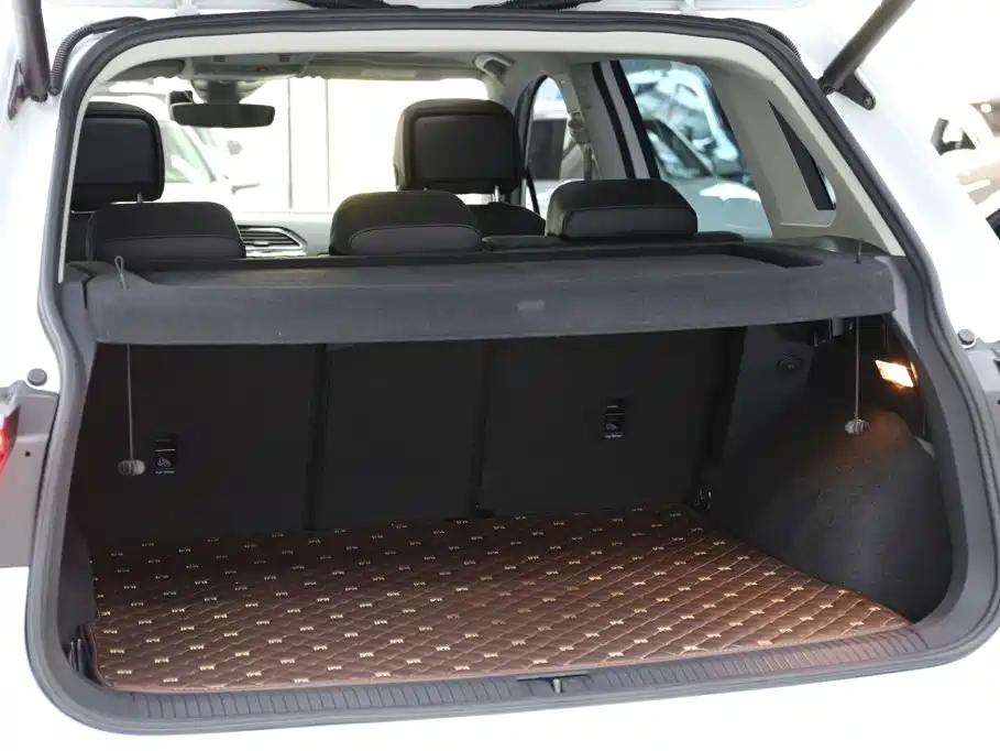 Volkswagen Tiguan — фото 23