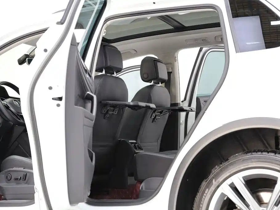 Volkswagen Tiguan — фото 6
