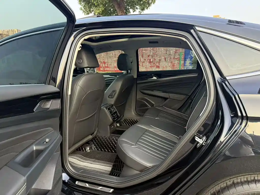 Volkswagen Passat — фото 7