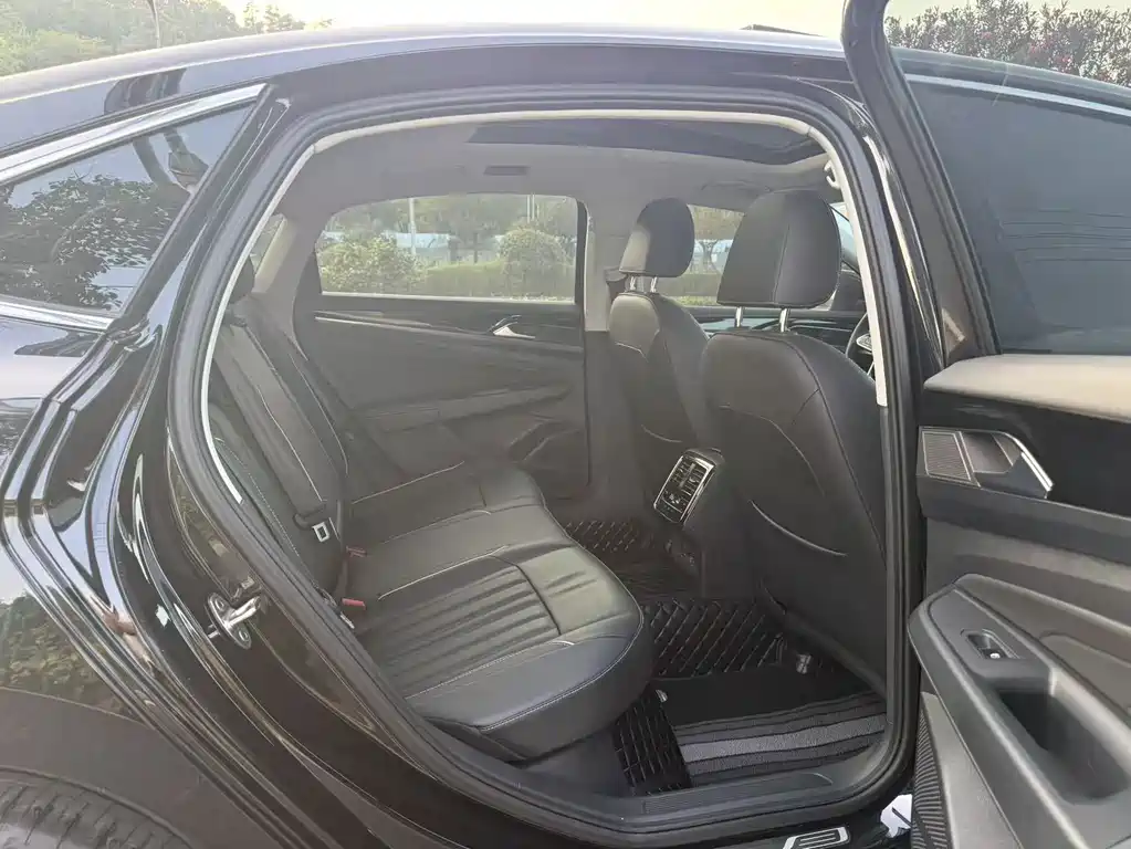 Volkswagen Passat — фото 8