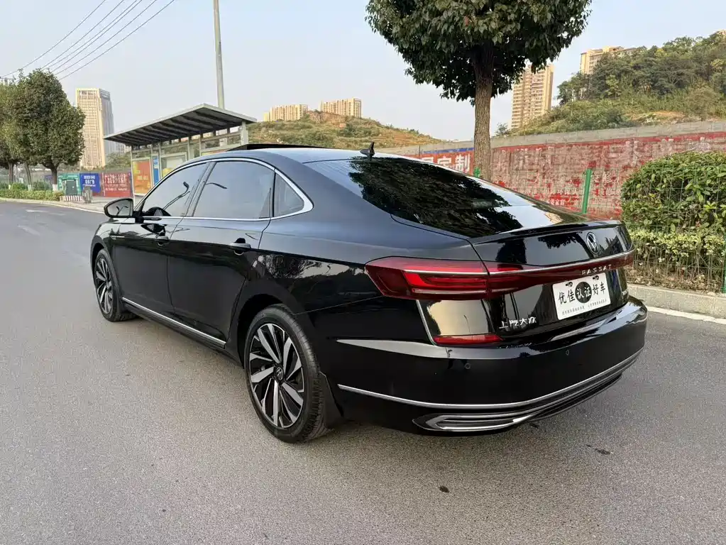 Volkswagen Passat — фото 10