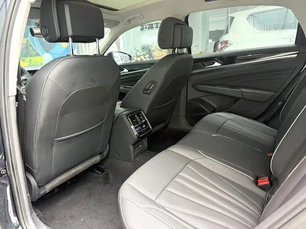 Volkswagen Passat — фото 4