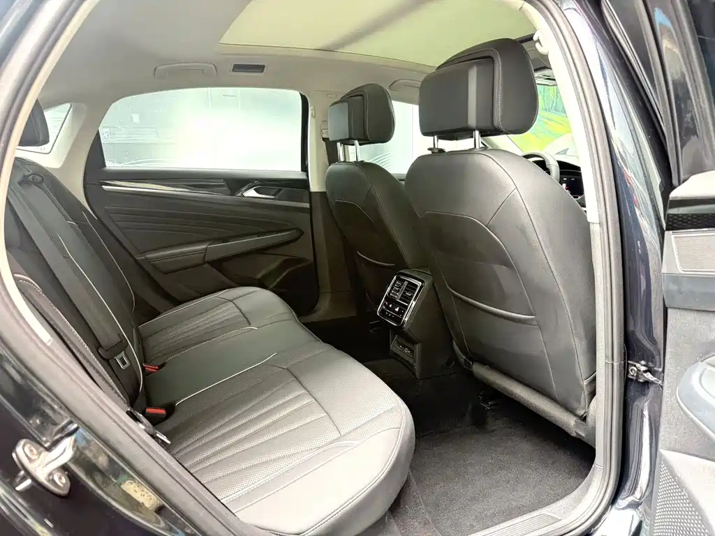 Volkswagen Passat — фото 5