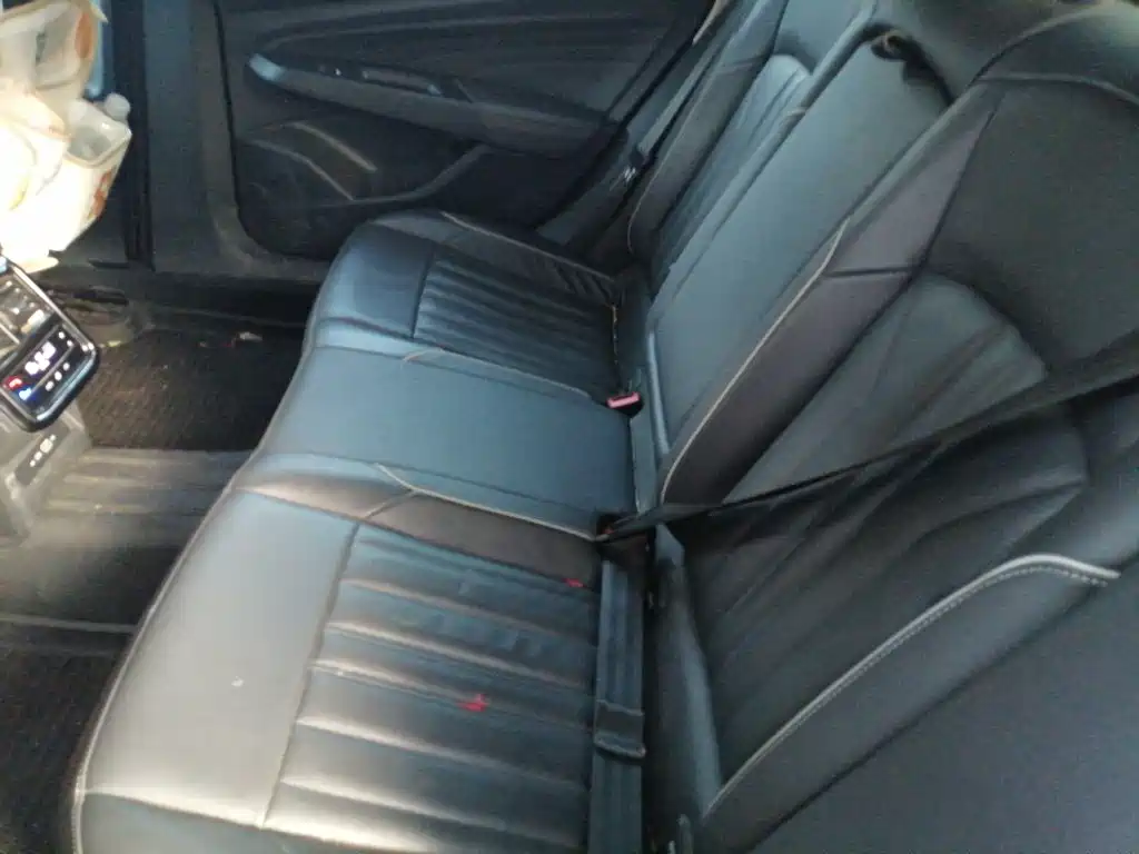 Volkswagen Passat — фото 13