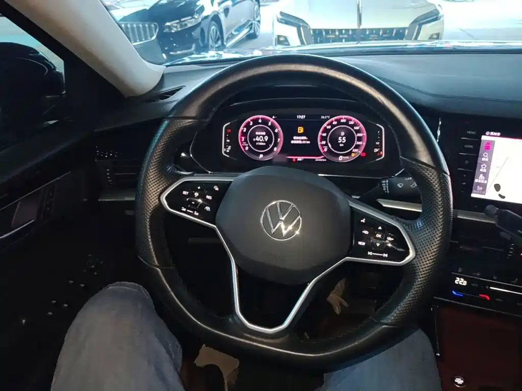 Volkswagen Passat — фото 11