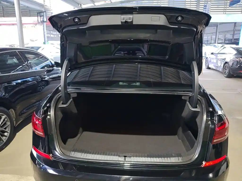 Volkswagen Passat — фото 19