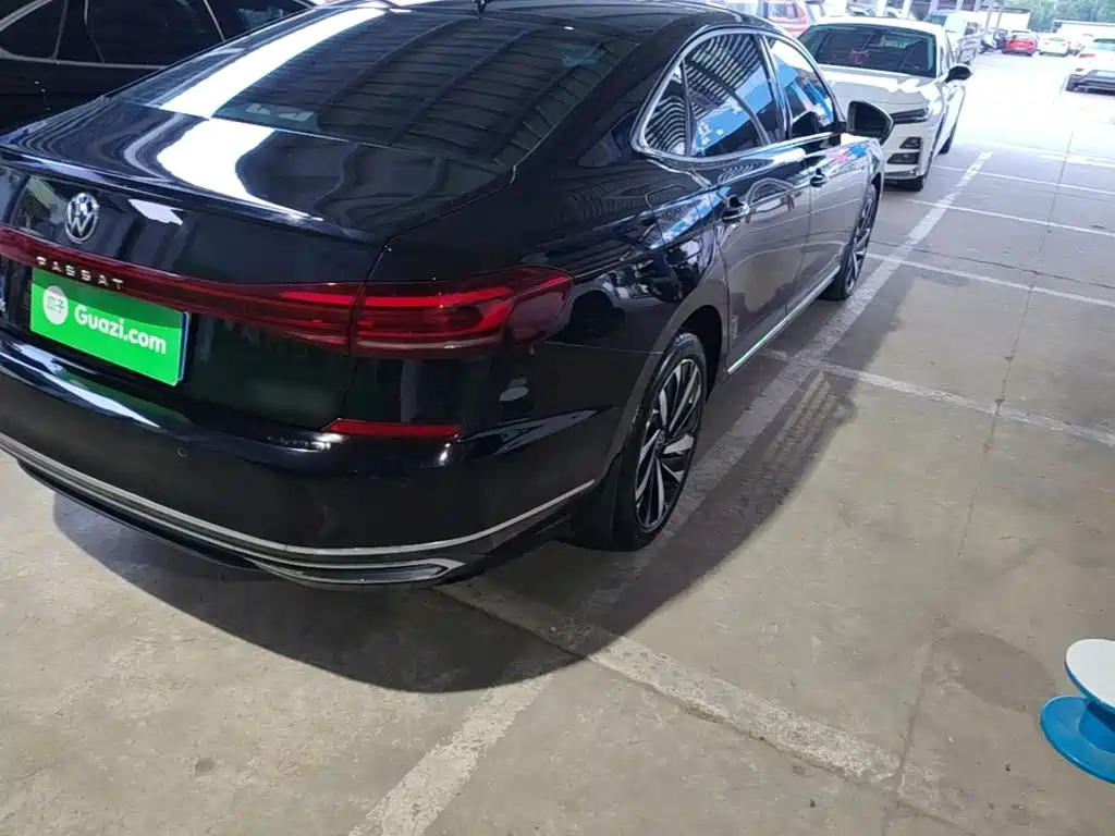 Volkswagen Passat — фото 8
