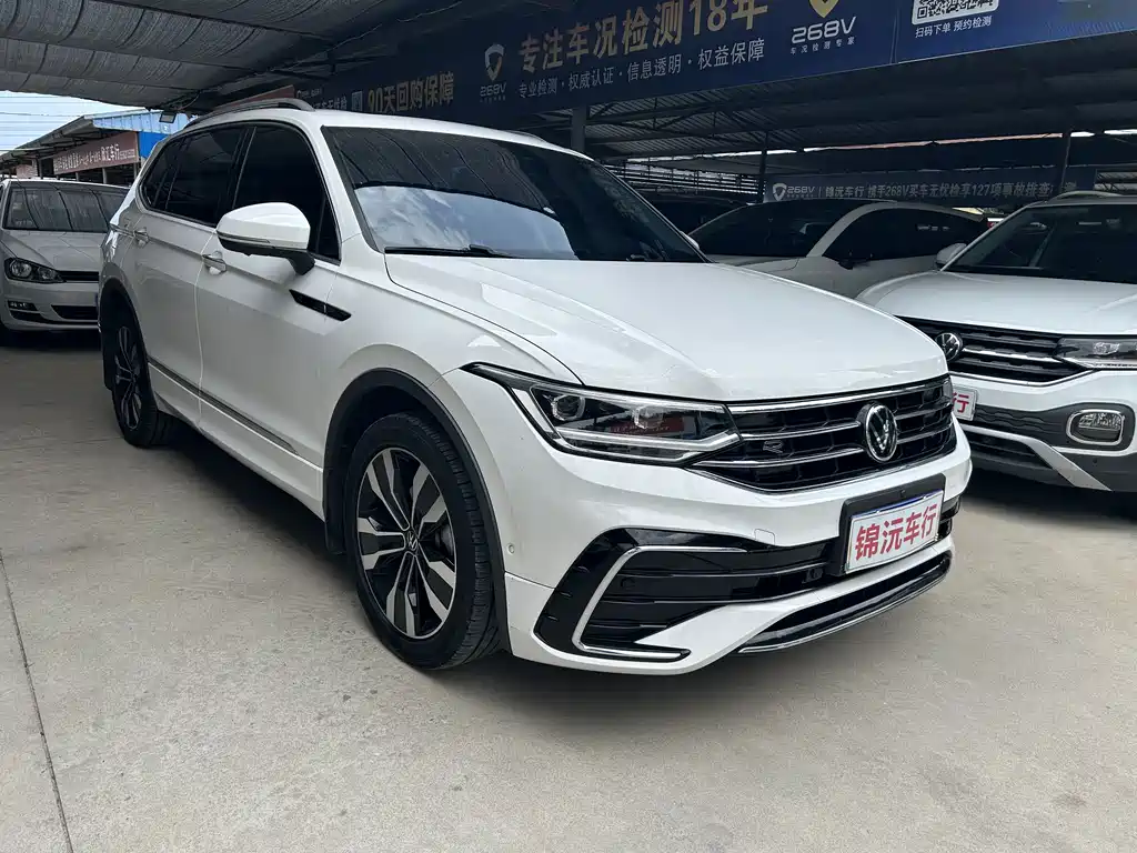 Volkswagen Tiguan L — фото 3