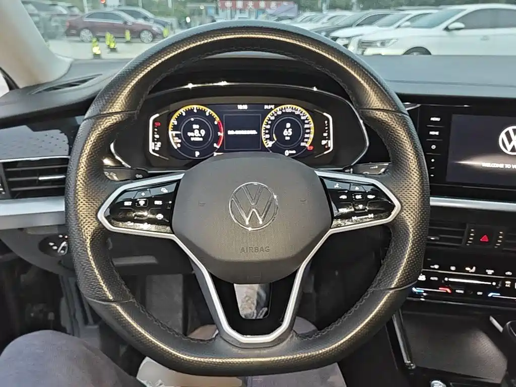 Volkswagen Passat — фото 11