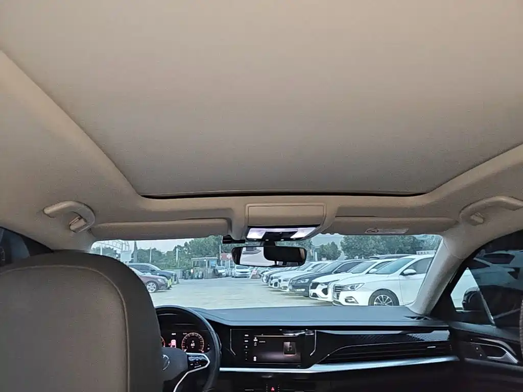 Volkswagen Passat — фото 18