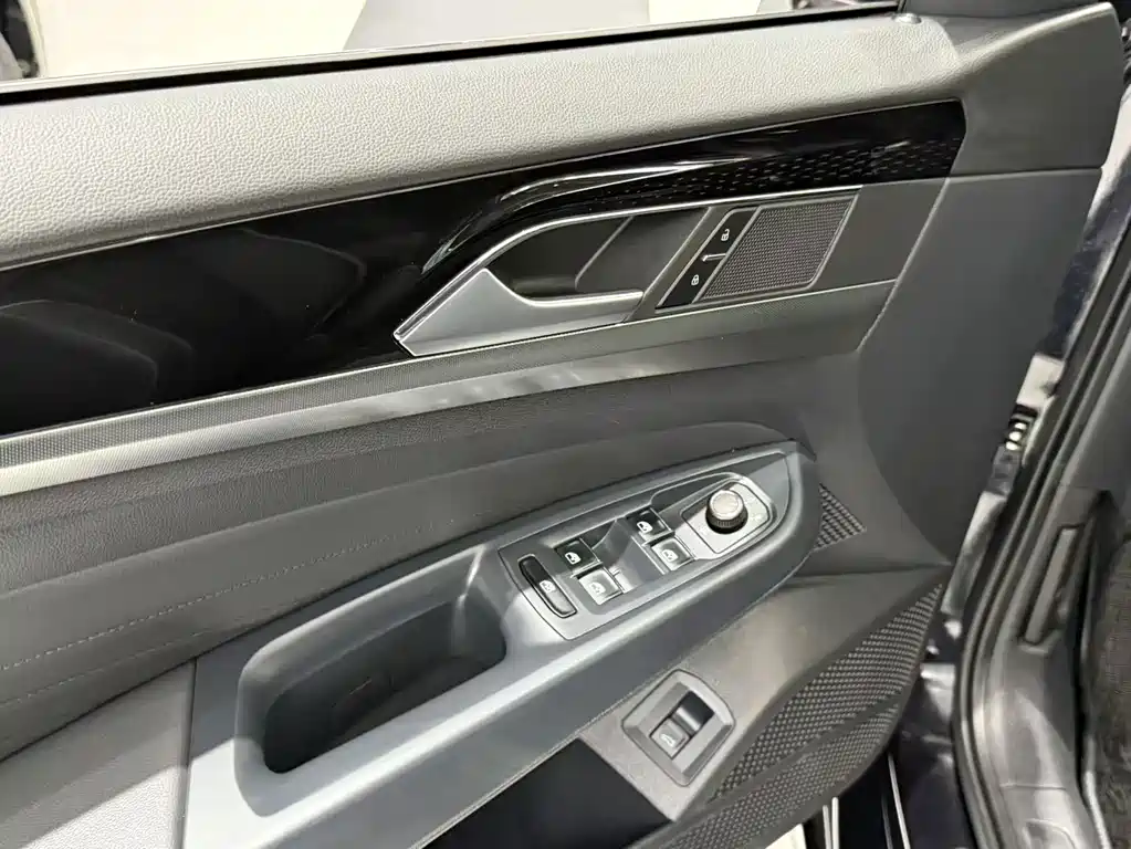 Volkswagen Passat — фото 5