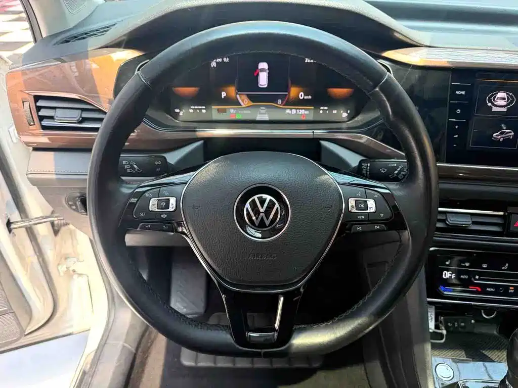 Volkswagen Tharu — фото 5