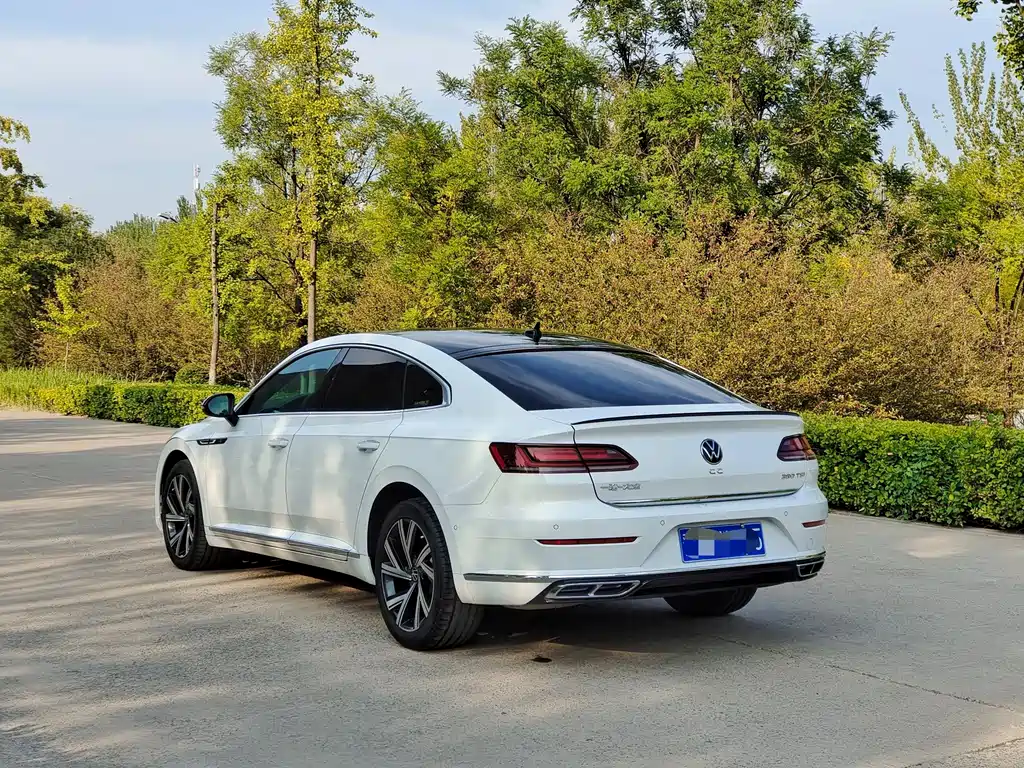 Volkswagen CC — фото 10