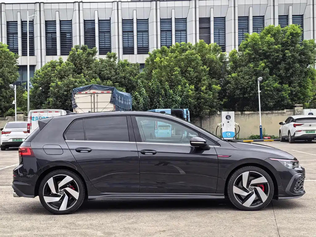 Volkswagen Golf GTI — фото 3