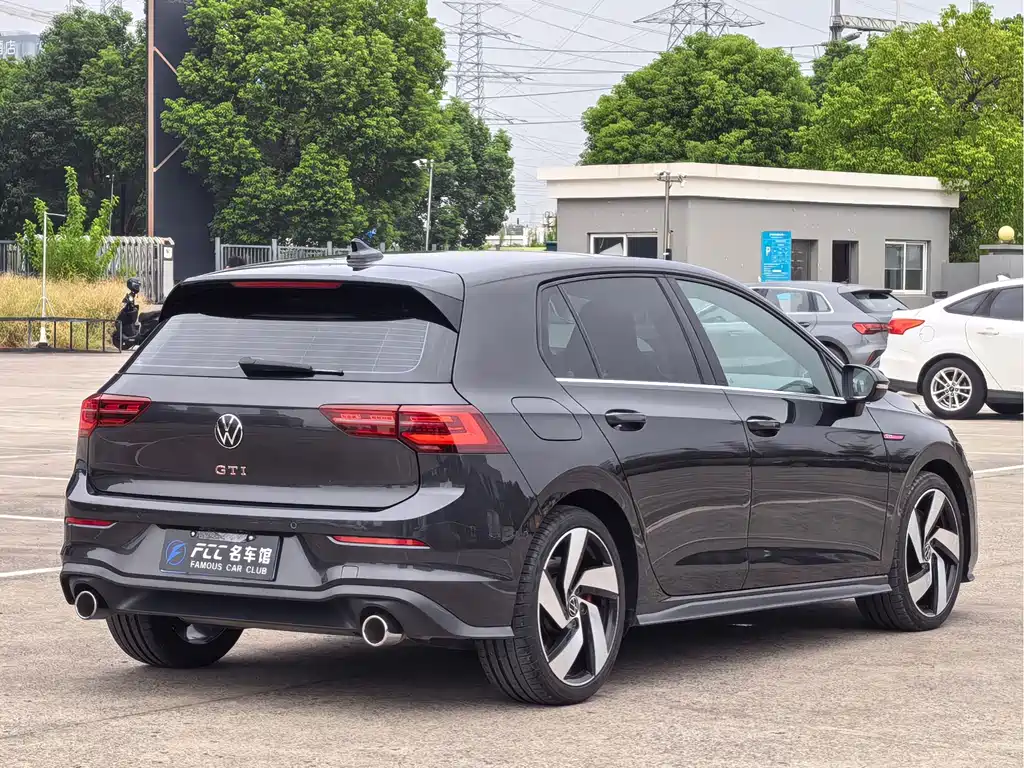 Volkswagen Golf GTI — фото 5
