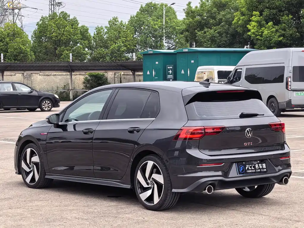 Volkswagen Golf GTI — фото 6