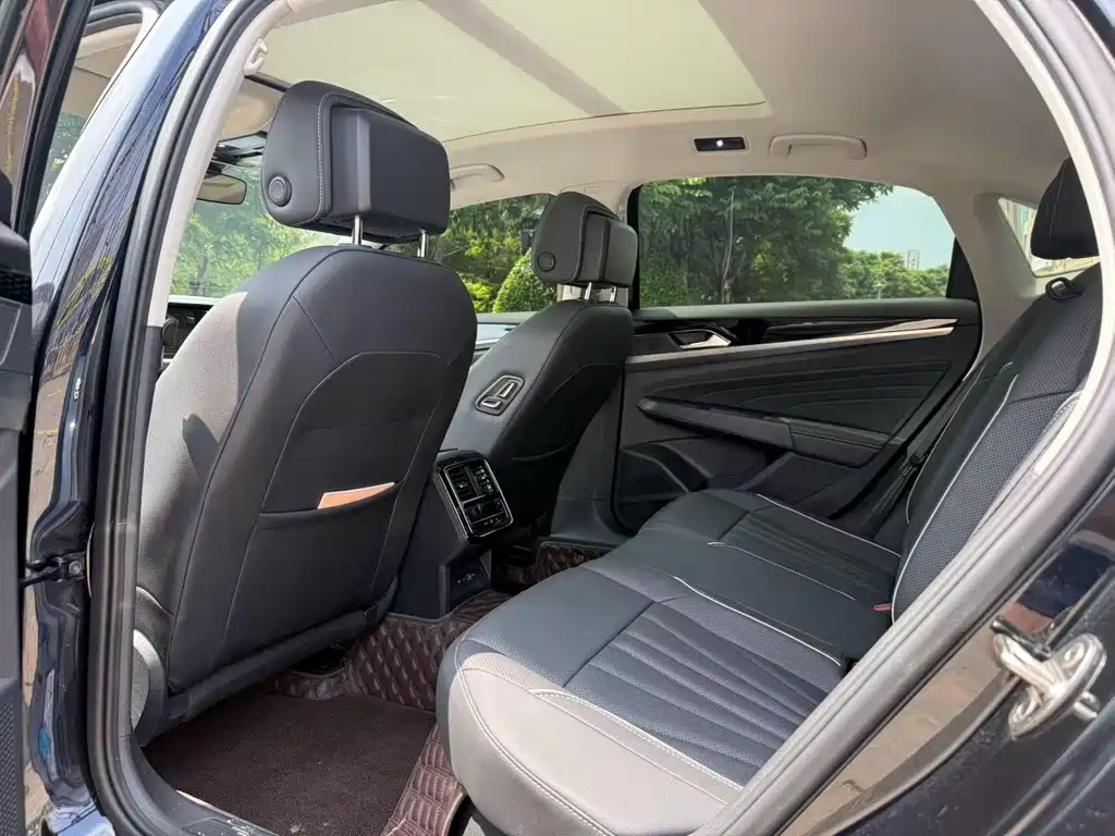 Volkswagen Passat — фото 6