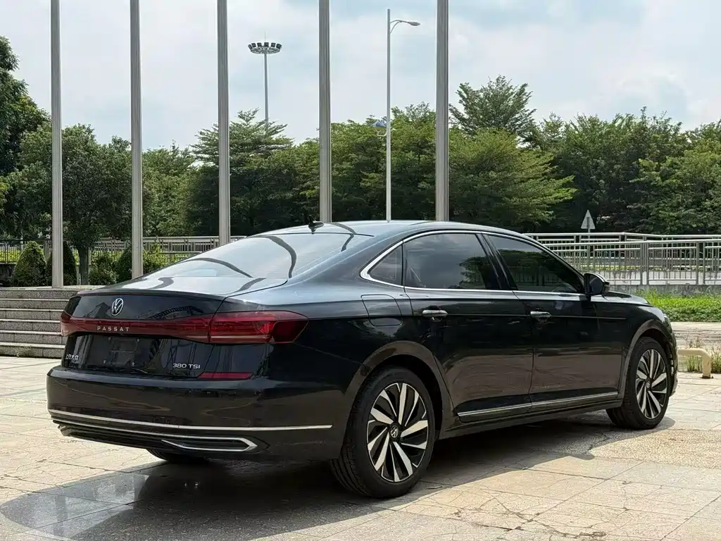 Volkswagen Passat — фото 9
