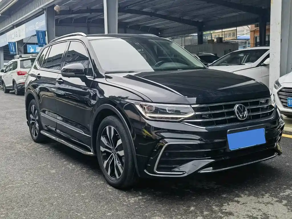 Volkswagen Tiguan L — фото 3