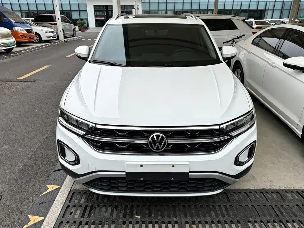 Volkswagen T-Roc — фото 2