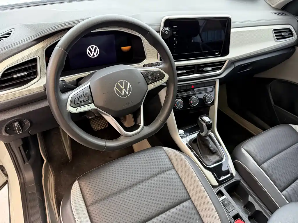 Volkswagen T-Roc — фото 4