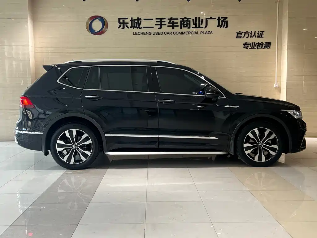 Volkswagen Tiguan L — фото 5