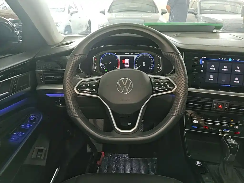 Volkswagen Passat — фото 11