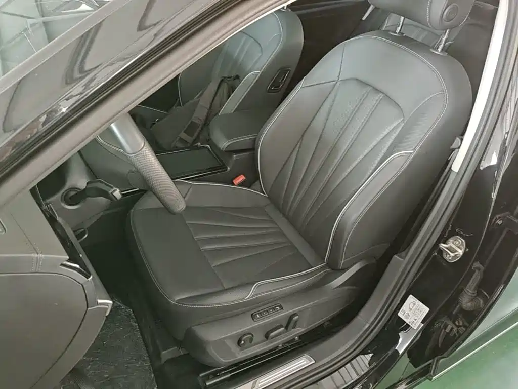 Volkswagen Passat — фото 15