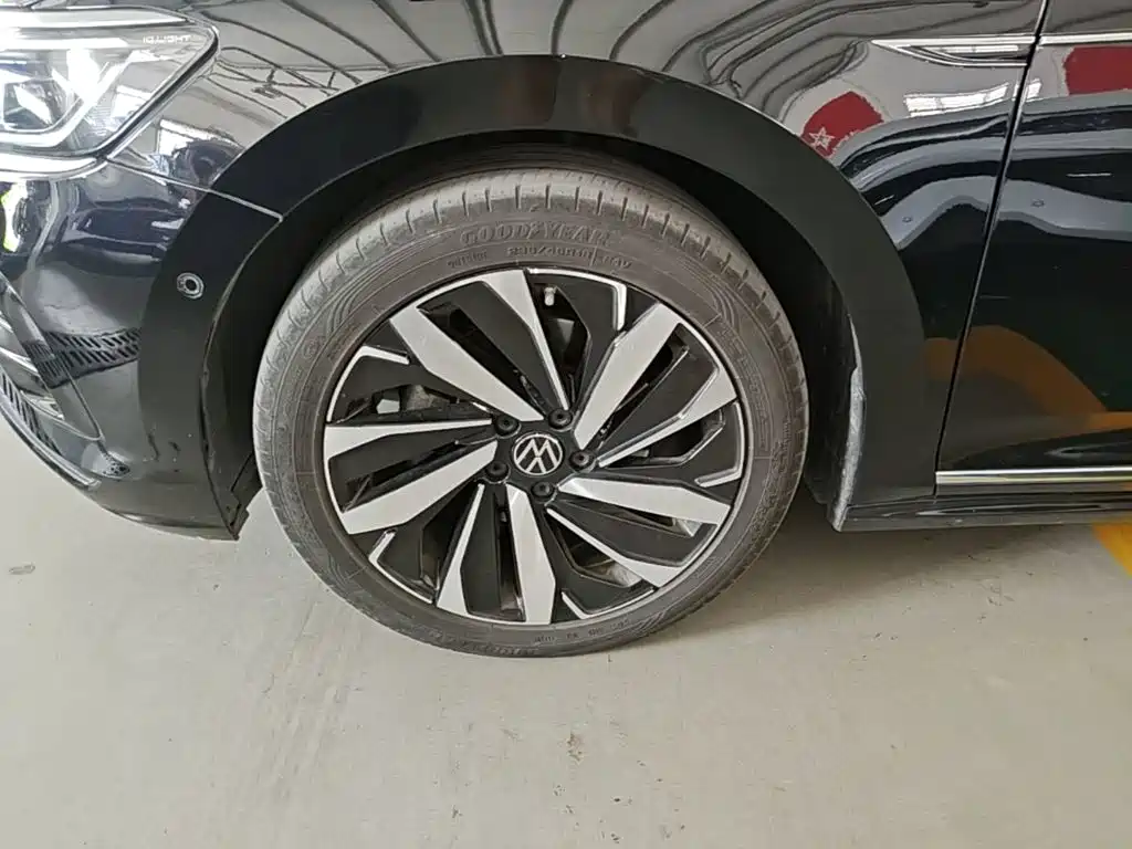 Volkswagen Passat — фото 23