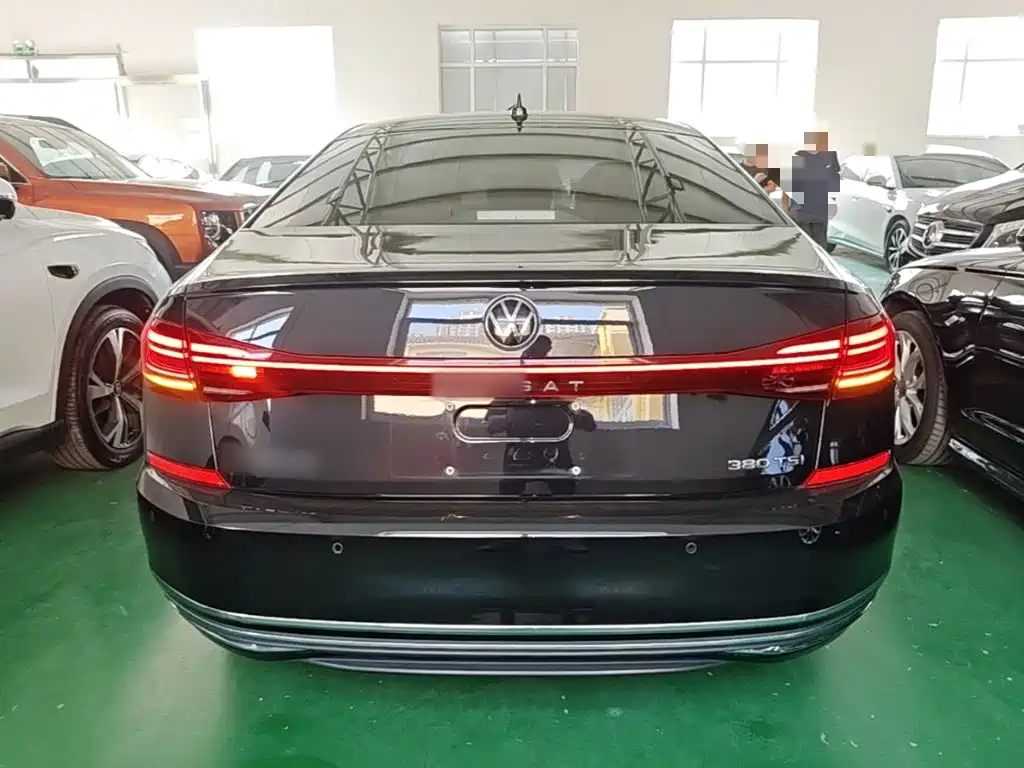 Volkswagen Passat — фото 6
