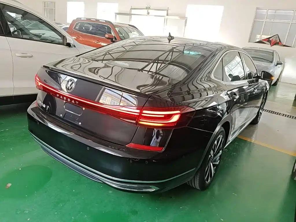 Volkswagen Passat — фото 7