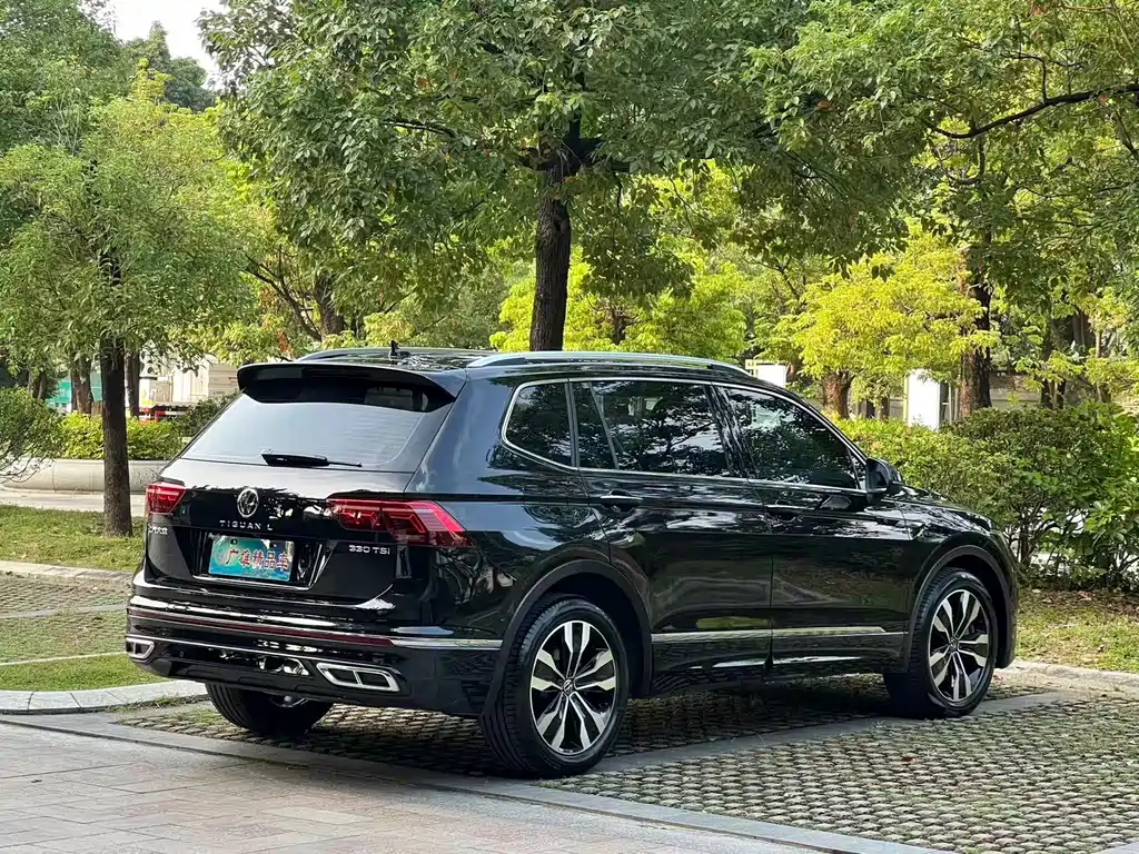 Volkswagen Tiguan L — фото 2