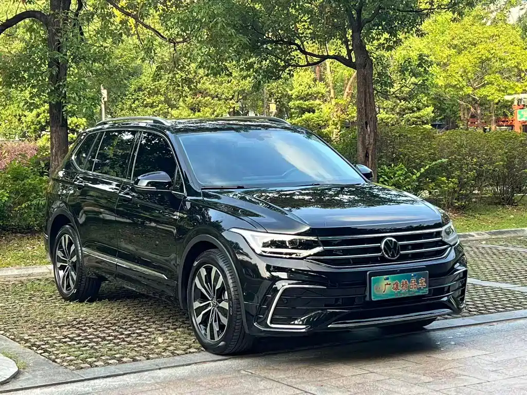 Volkswagen Tiguan L — фото 3