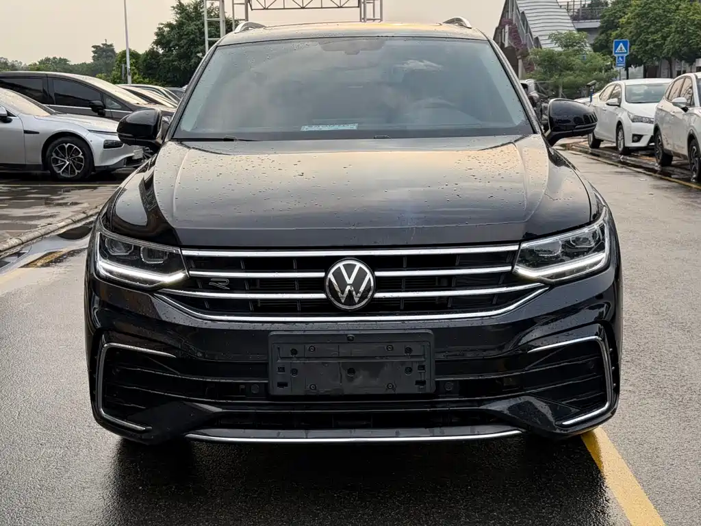 Volkswagen Tiguan L — фото 2