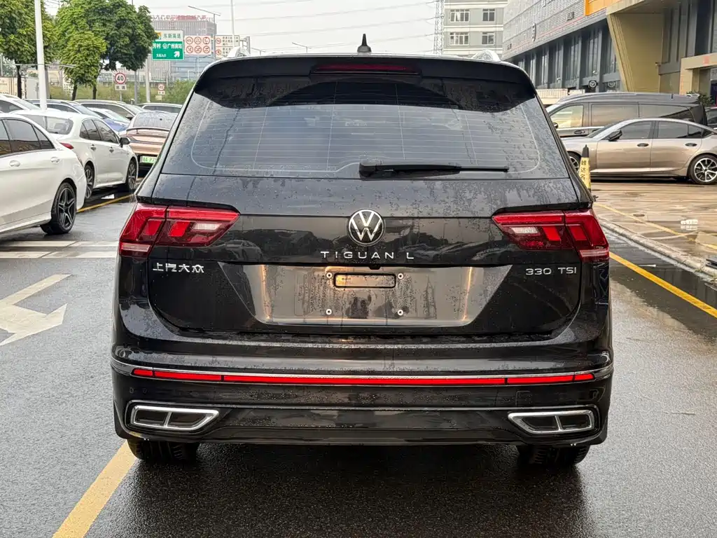Volkswagen Tiguan L — фото 7
