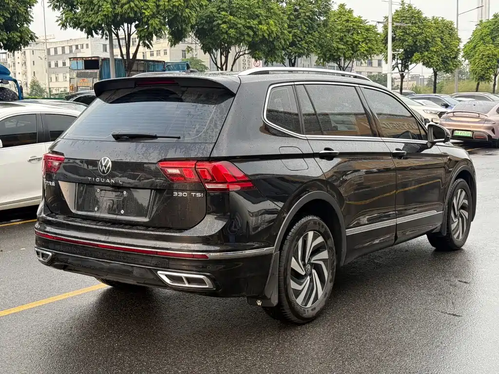 Volkswagen Tiguan L — фото 8